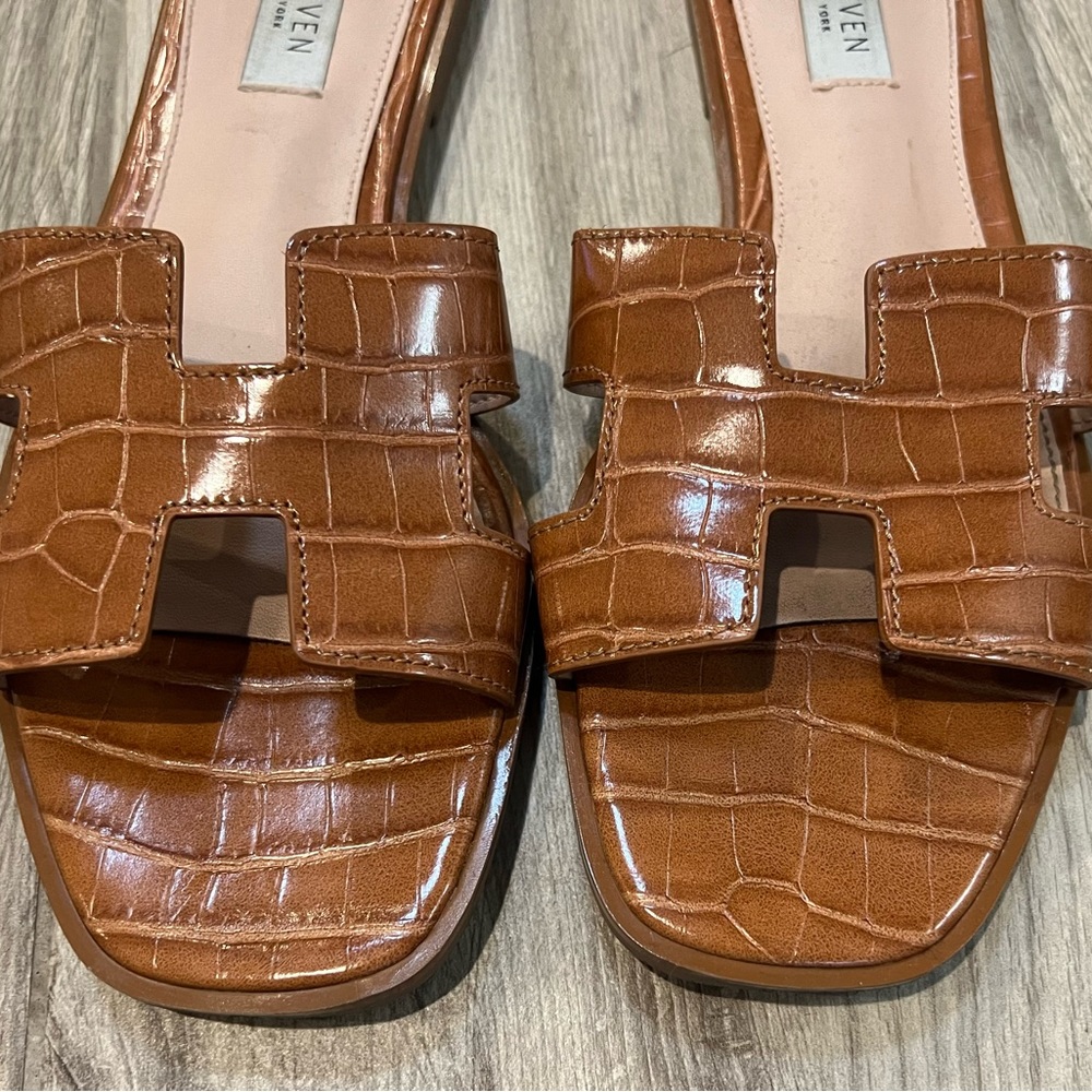 Steven by Steve Madden croc slides in Oran style